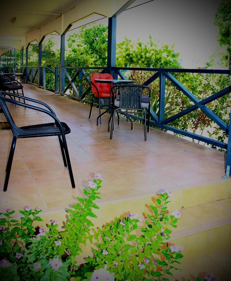 Matildas End Holiday Units Karumba Esterno foto